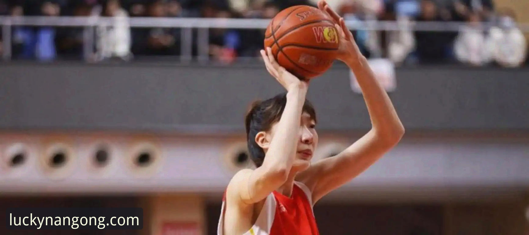 WCBA总决赛创纪录一战最新动态：四川女篮61分大胜山西，南宫28平台用户热议赛事走向